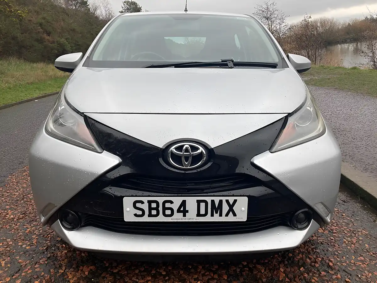 Used 2014 Toyota Aygo X-Play Silver - Interior and Exterior details 7