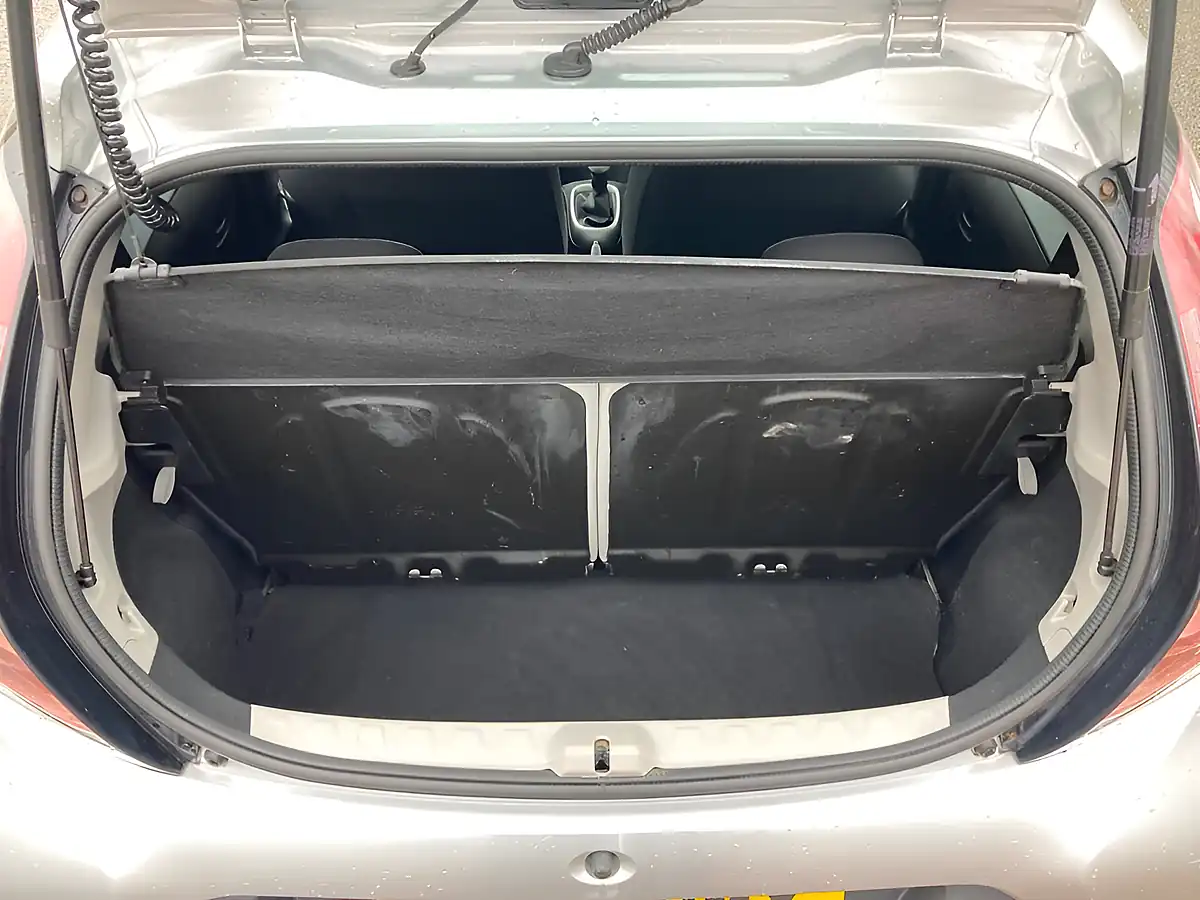 Used 2014 Toyota Aygo X-Play Silver - Interior and Exterior details 8