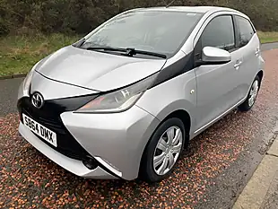 Used 2014 Toyota Aygo X-Play Silver - Interior and Exterior details 9