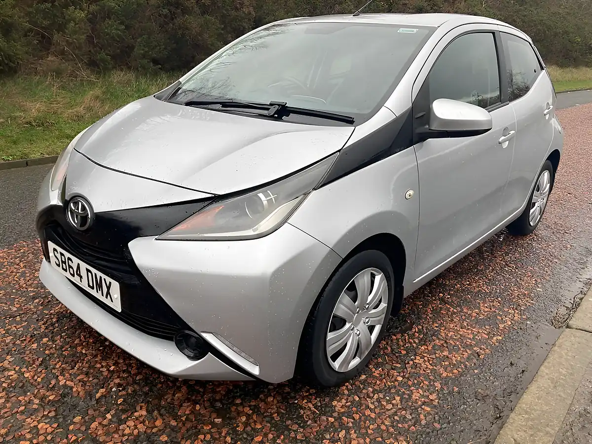 Used 2014 Toyota Aygo X-Play Silver - Interior and Exterior details 9