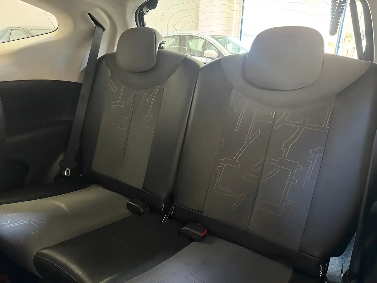 Used 2014 Toyota Aygo X-Pression Red - Interior and Exterior details 10