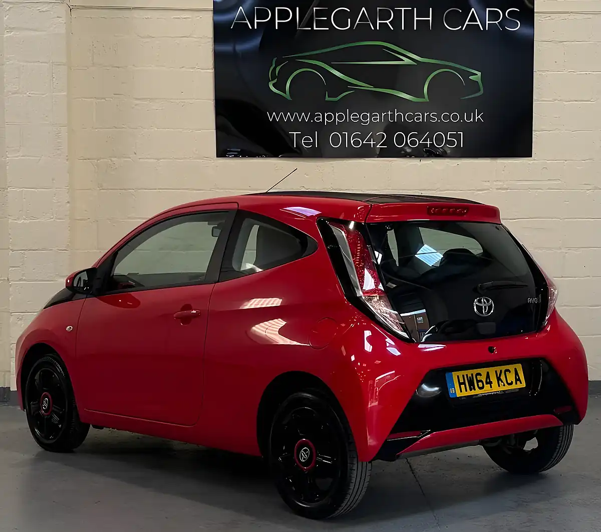 Used 2014 Toyota Aygo X-Pression Red - Interior and Exterior details 5