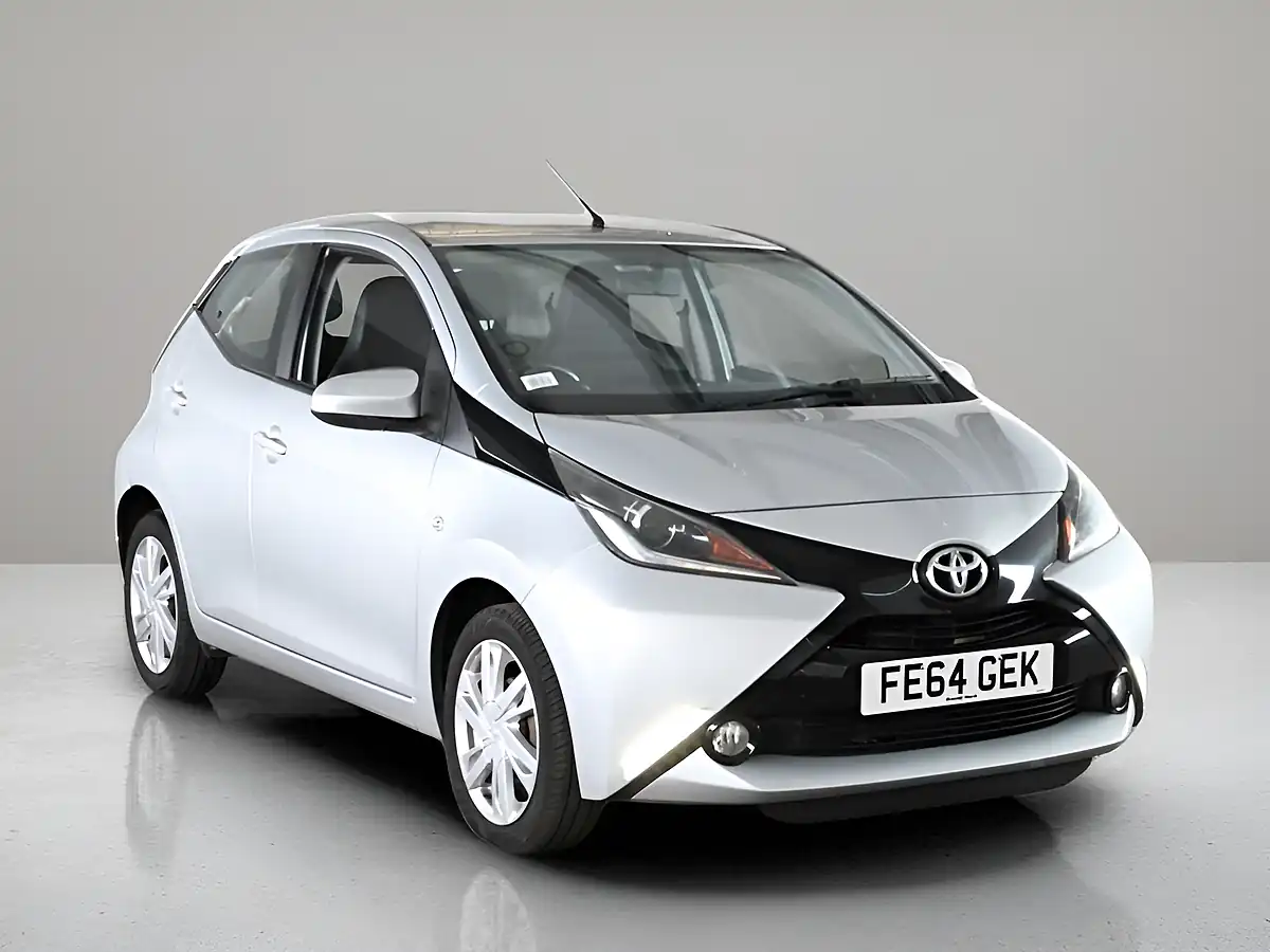 Used 2014 Toyota Aygo X-Pression Silver - Interior and Exterior details 3