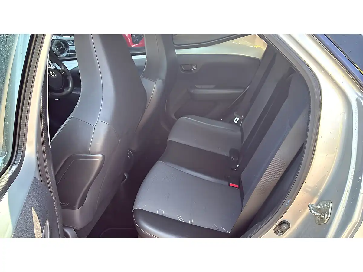 Used 2014 Toyota Aygo X-Pression Silver - Interior and Exterior details 6