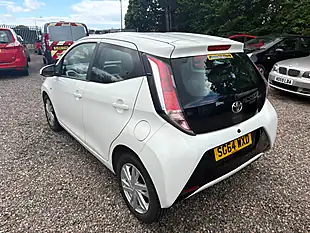 Used 2014 Toyota Aygo X-Pression White - Interior and Exterior details 11