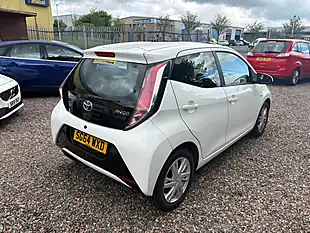 Used 2014 Toyota Aygo X-Pression White - Interior and Exterior details 13