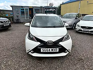 Used 2014 Toyota Aygo X-Pression White - Interior and Exterior details 4