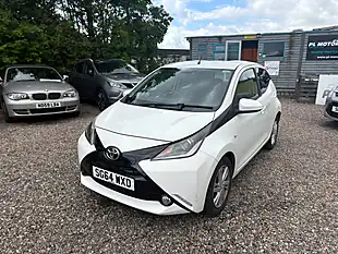 Used 2014 Toyota Aygo X-Pression White - Interior and Exterior details 5