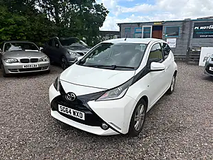Used 2014 Toyota Aygo X-Pression White - Interior and Exterior details 6