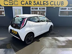 Used 2014 Toyota Aygo X-Pression White - Interior and Exterior details 14