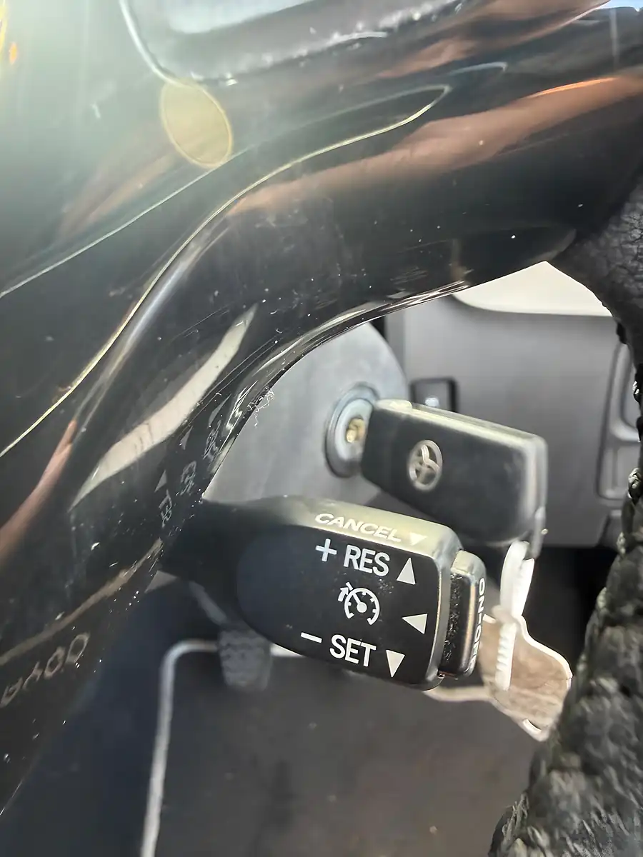Used 2014 Toyota Aygo X-Pression White - Interior and Exterior details 16