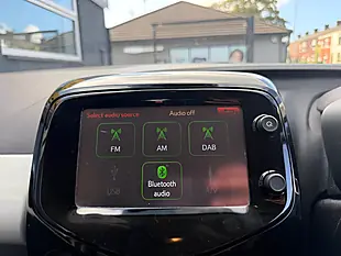 Used 2014 Toyota Aygo X-Pression White - Interior and Exterior details 18