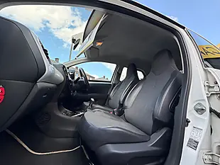 Used 2014 Toyota Aygo X-Pression White - Interior and Exterior details 19