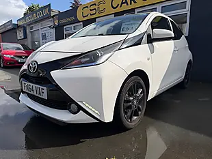 Used 2014 Toyota Aygo X-Pression White - Interior and Exterior details 3