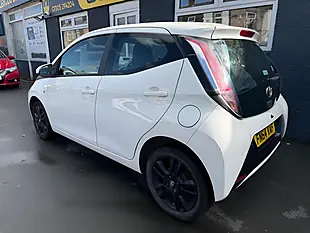 Used 2014 Toyota Aygo X-Pression White - Interior and Exterior details 4