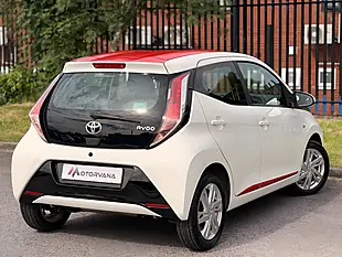 Used 2014 Toyota Aygo X-Pression White - Interior and Exterior details 10