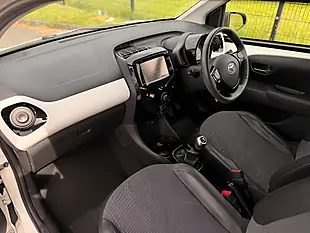 Used 2014 Toyota Aygo X-Pression White - Interior and Exterior details 11