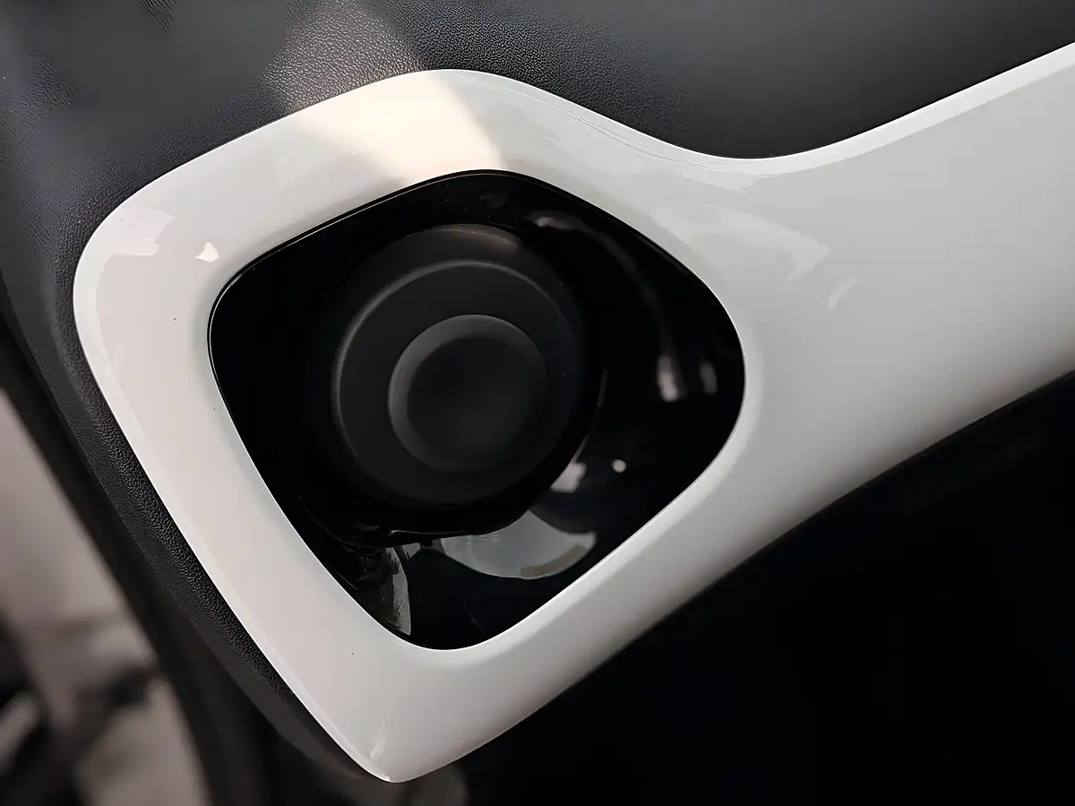 Used 2014 Toyota Aygo X-Pression White - Interior and Exterior details 14