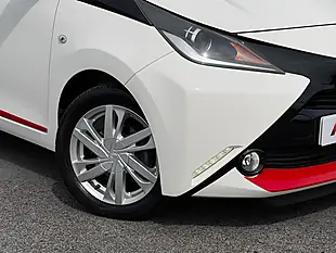 Used 2014 Toyota Aygo X-Pression White - Interior and Exterior details 16