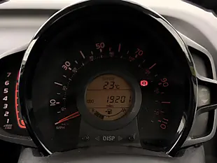 Used 2014 Toyota Aygo X-Pression White - Interior and Exterior details 18