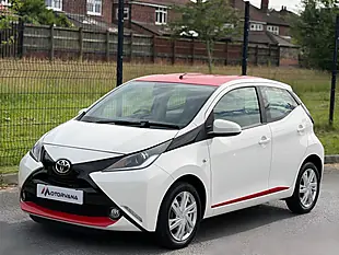 Used 2014 Toyota Aygo X-Pression White - Interior and Exterior details 8