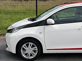 Used 2014 Toyota Aygo X-Pression White - Interior and Exterior details 9