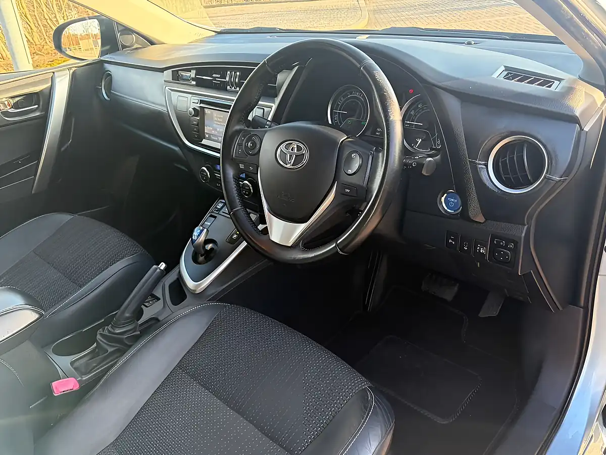 Used 2014 Toyota Blue - Interior and Exterior details 10