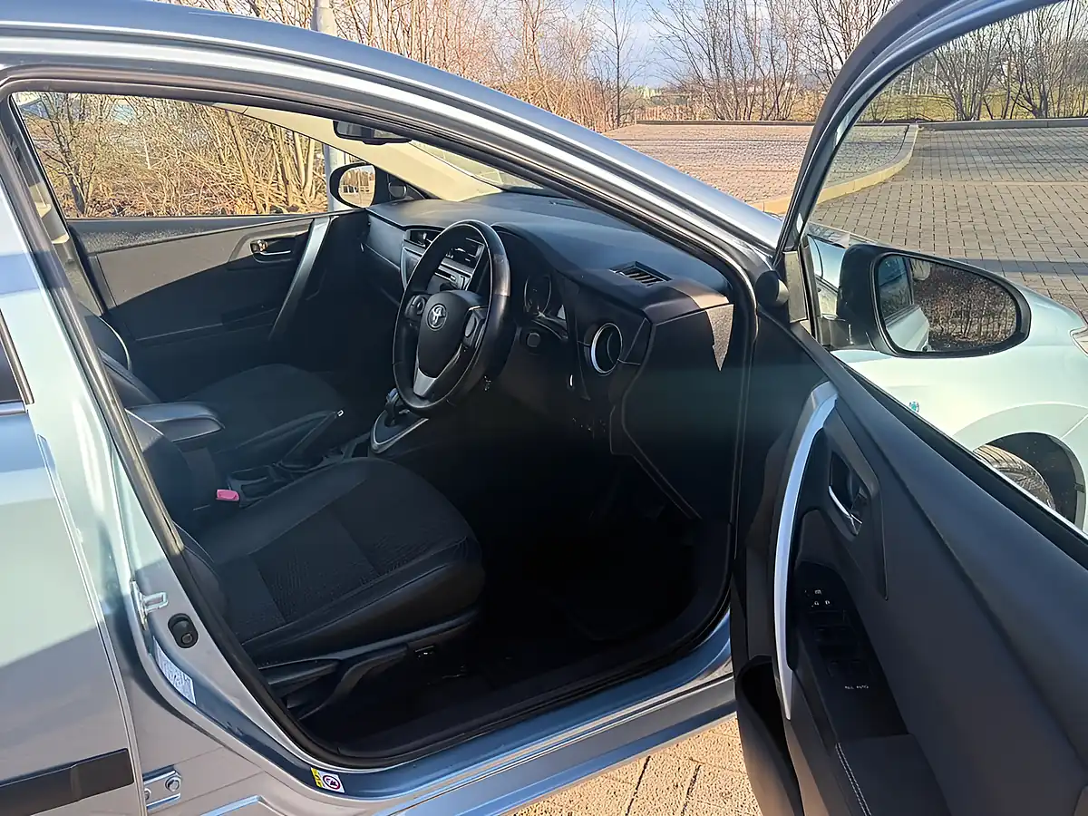 Used 2014 Toyota Blue - Interior and Exterior details 11