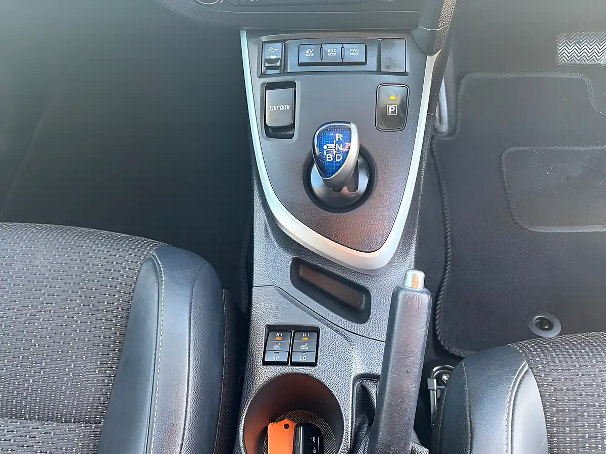 Used 2014 Toyota Blue - Interior and Exterior details 19