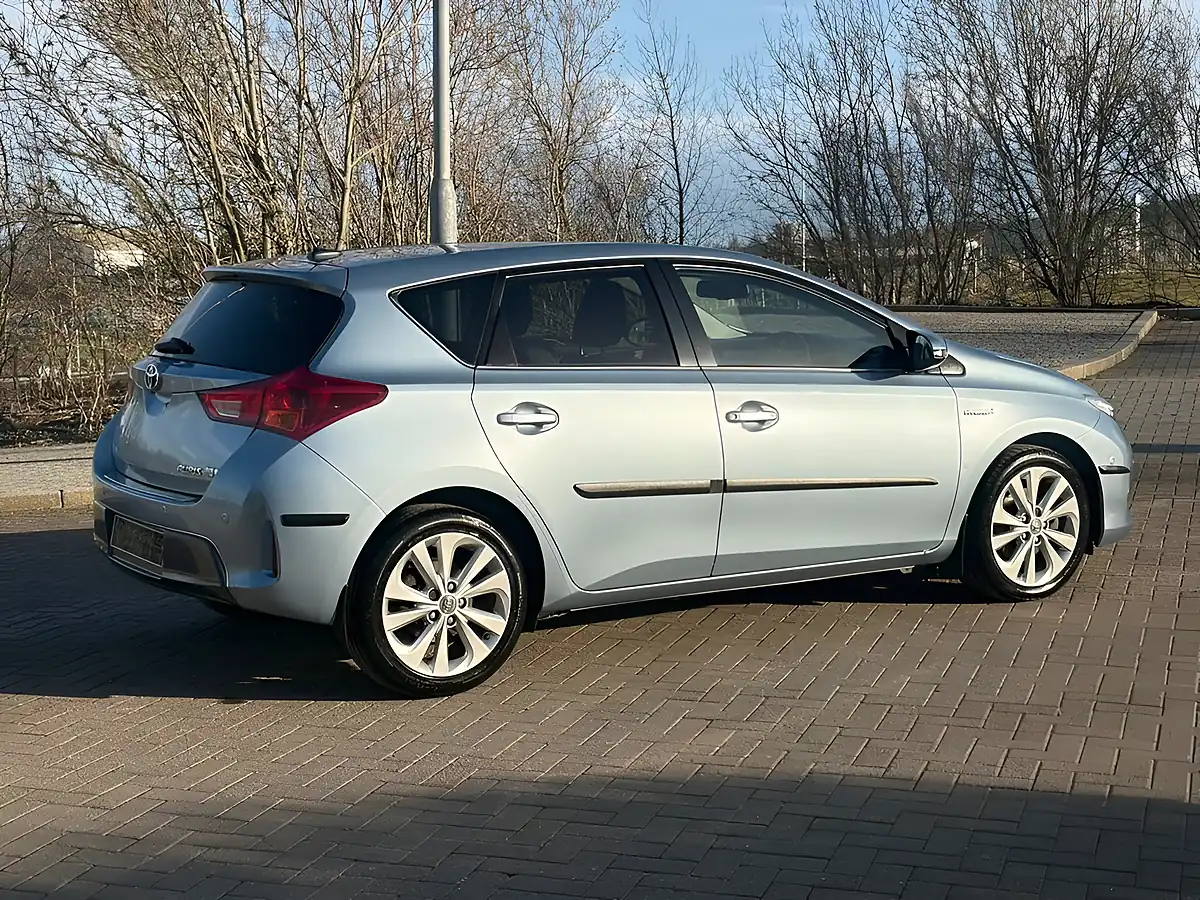 Used 2014 Toyota Blue - Interior and Exterior details 5