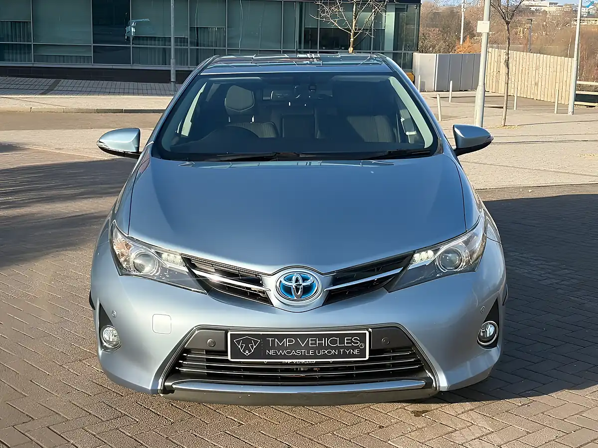 Used 2014 Toyota Blue - Interior and Exterior details 8