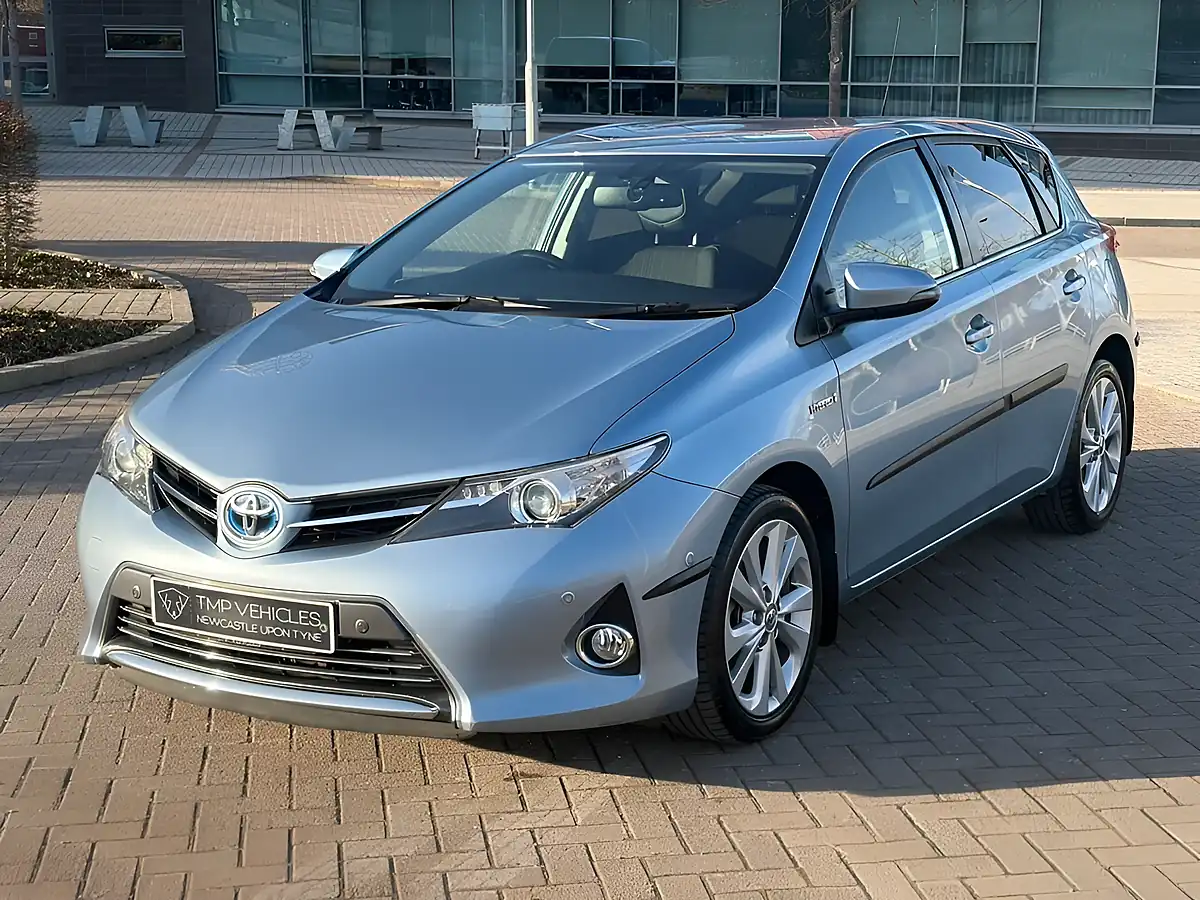 Used 2014 Toyota Blue - Interior and Exterior details 9