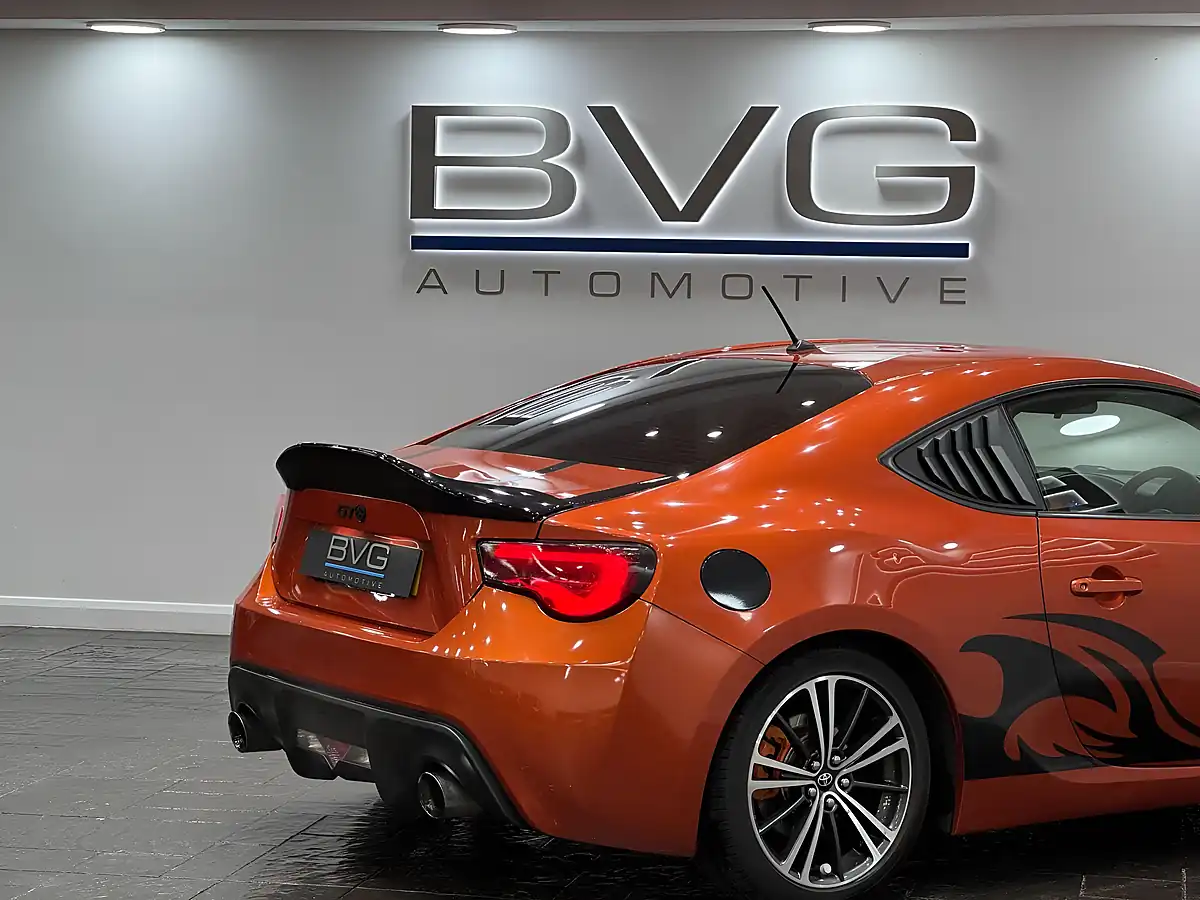 Used 2014 Toyota GT86 Coupe Orange - Interior and Exterior details 12