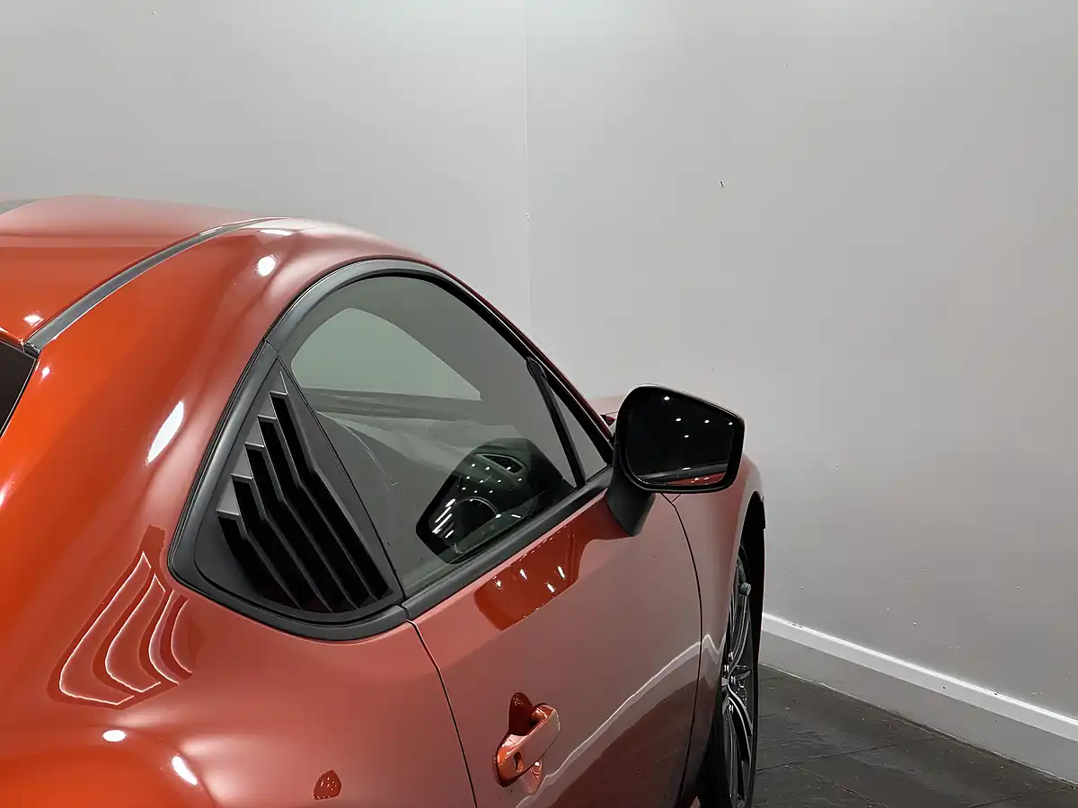 Used 2014 Toyota GT86 Coupe Orange - Interior and Exterior details 13