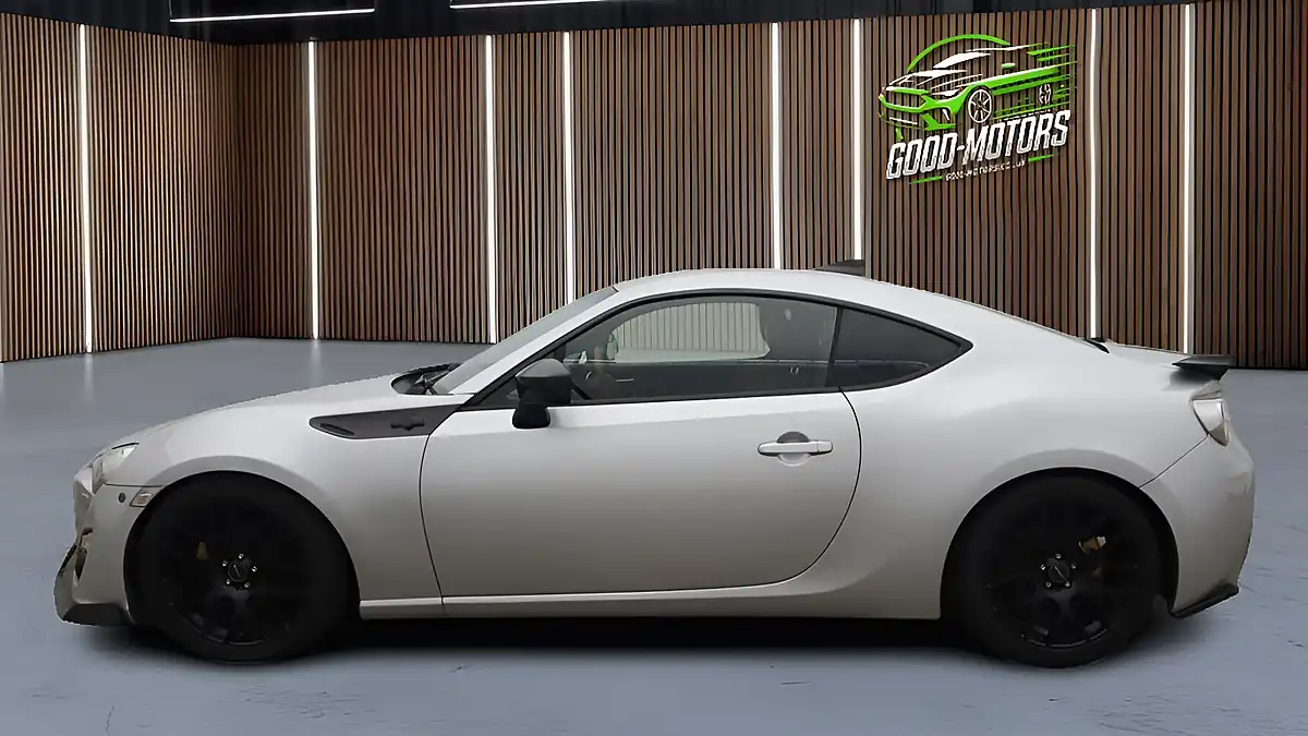 Used 2014 Toyota GT86 Coupe Silver - Interior and Exterior details 12