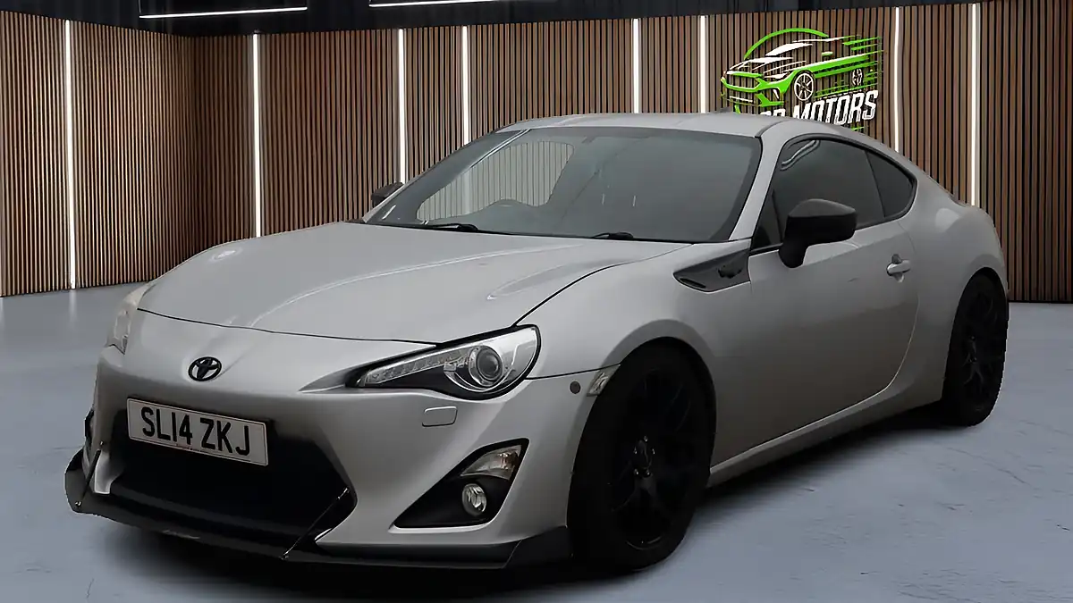 Used 2014 Toyota GT86 Coupe Silver - Interior and Exterior details 3