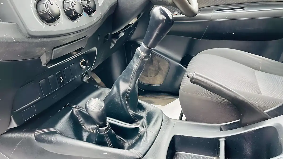 Used 2014 Toyota Hilux Active Grey - Interior and Exterior details 13