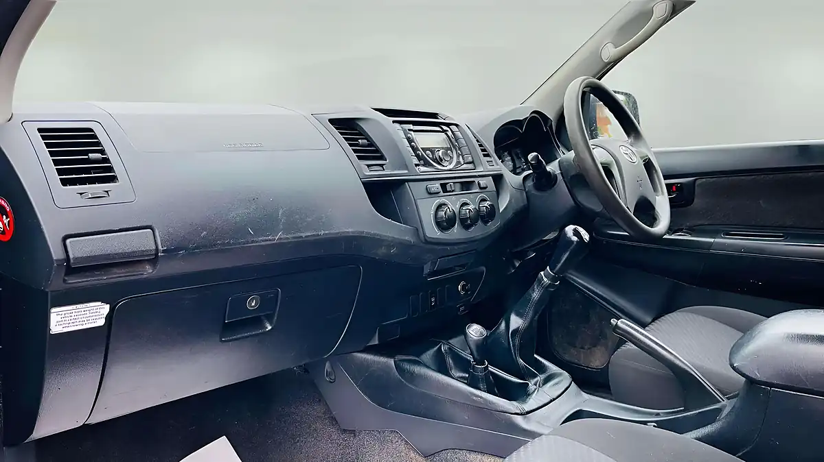 Used 2014 Toyota Hilux Active Grey - Interior and Exterior details 15