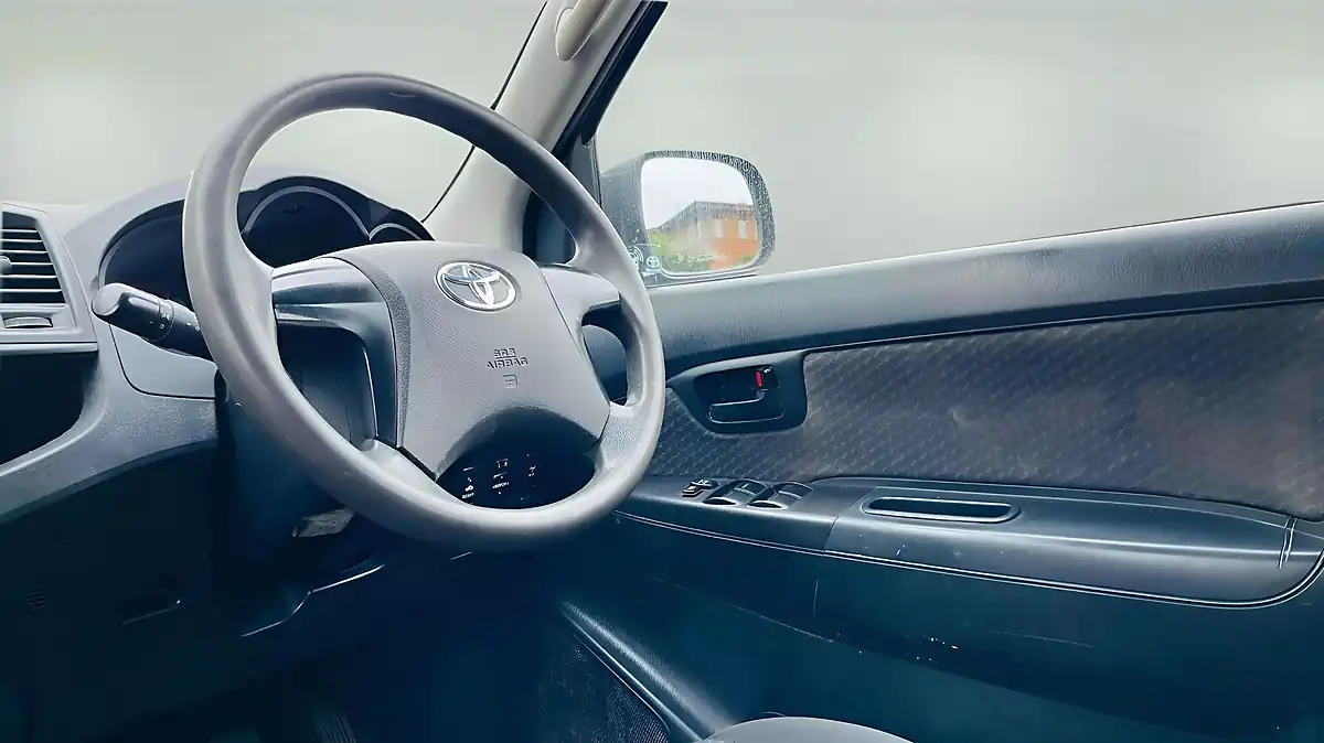 Used 2014 Toyota Hilux Active Grey - Interior and Exterior details 16