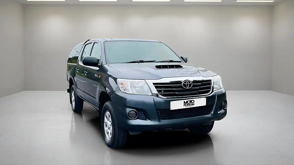 Used 2014 Toyota Hilux Active Grey - Interior and Exterior details 6
