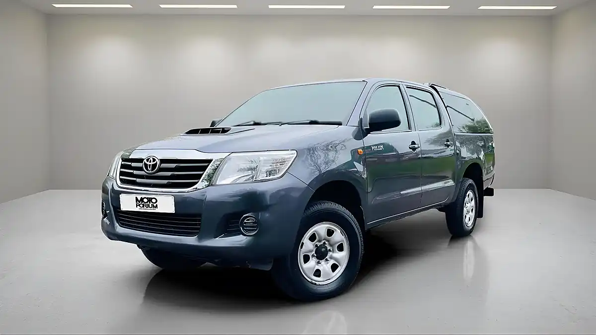 Used 2014 Toyota Hilux Active Grey - Interior and Exterior details 7