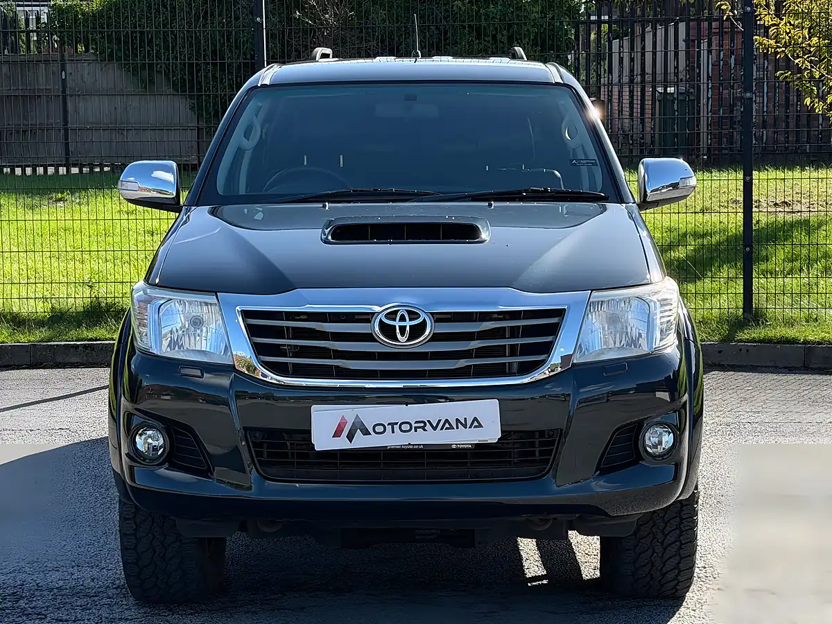 Used 2014 Toyota Hilux Invincible Grey - Interior and Exterior details 2