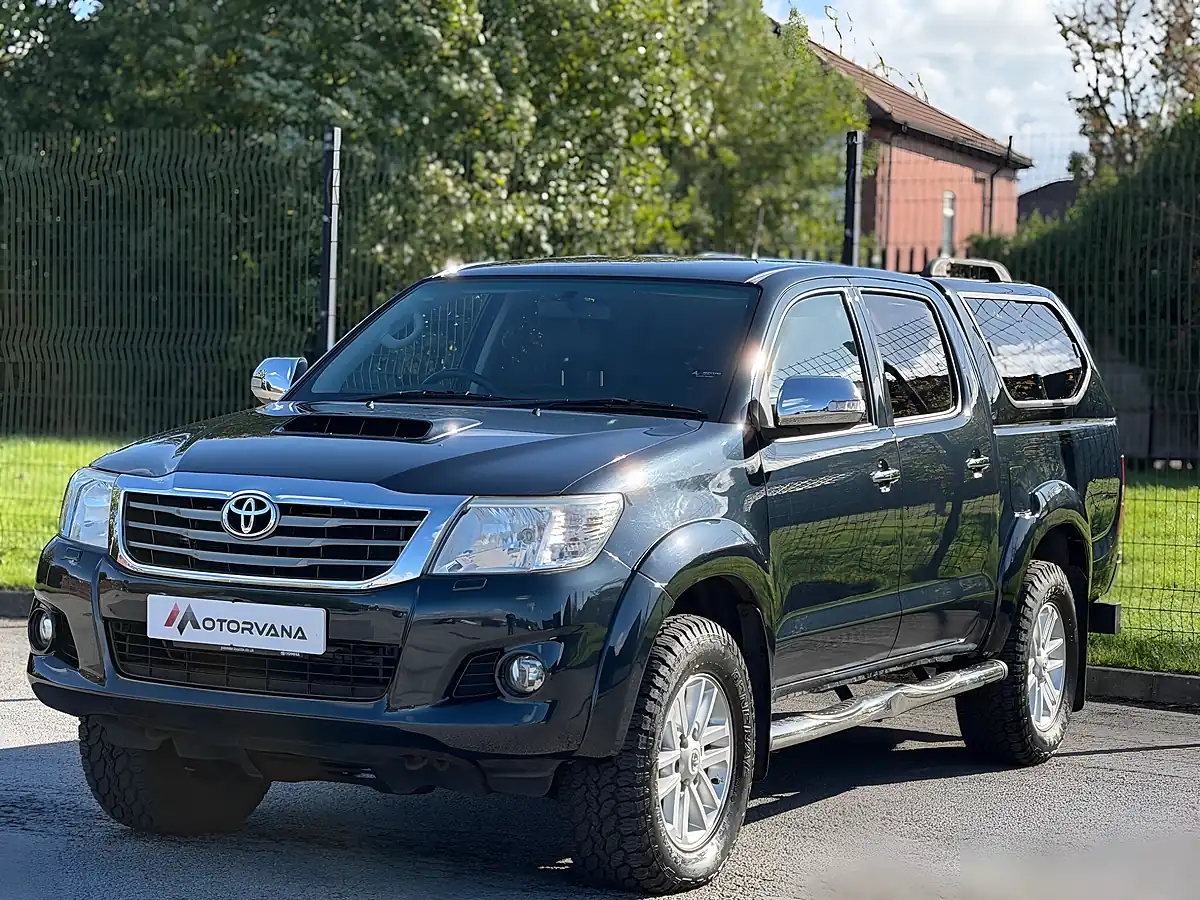 Used 2014 Toyota Hilux Invincible Grey - Interior and Exterior details 3
