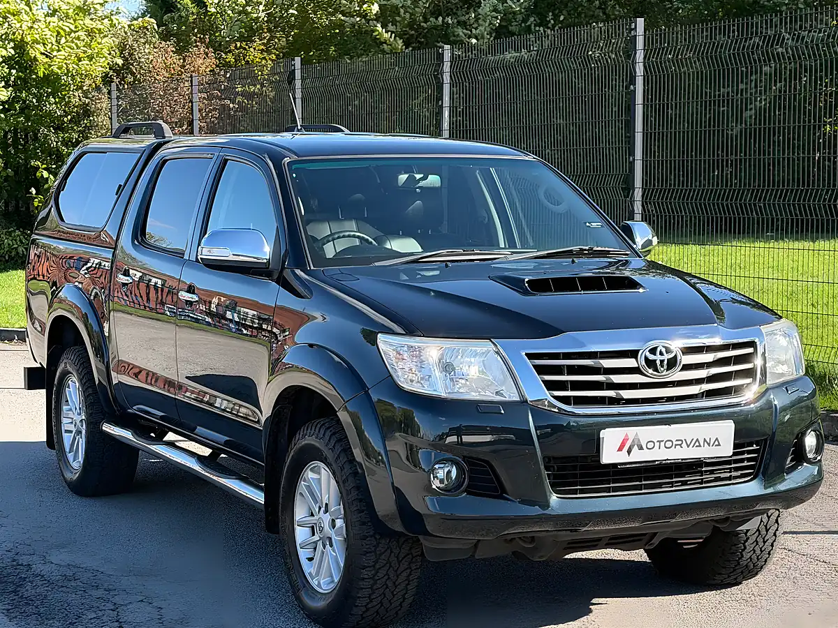 Used 2014 Toyota Hilux Invincible Grey - Interior and Exterior details 7