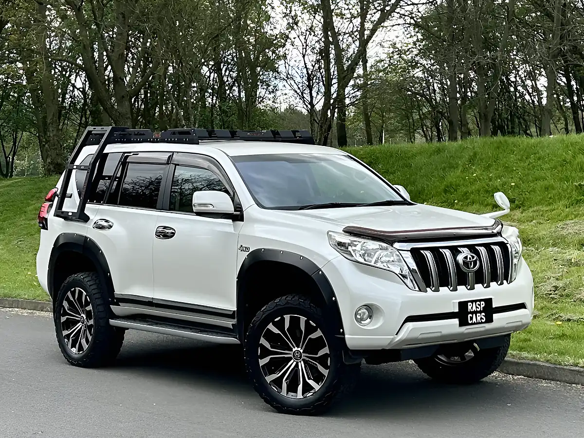 Used 2014 Toyota Land Cruiser Prado Tx White - Front View