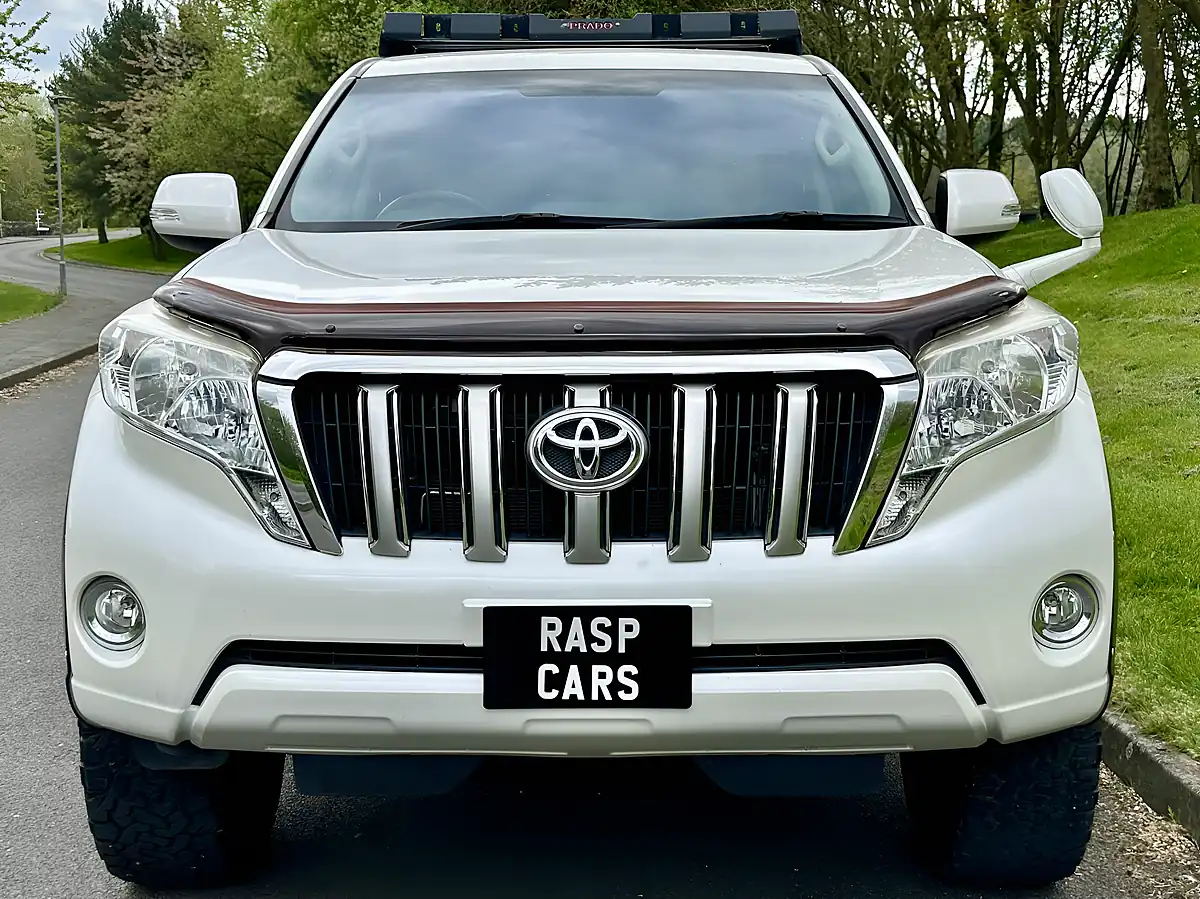 Used 2014 Toyota Land Cruiser Prado Tx White - Interior and Exterior details 13