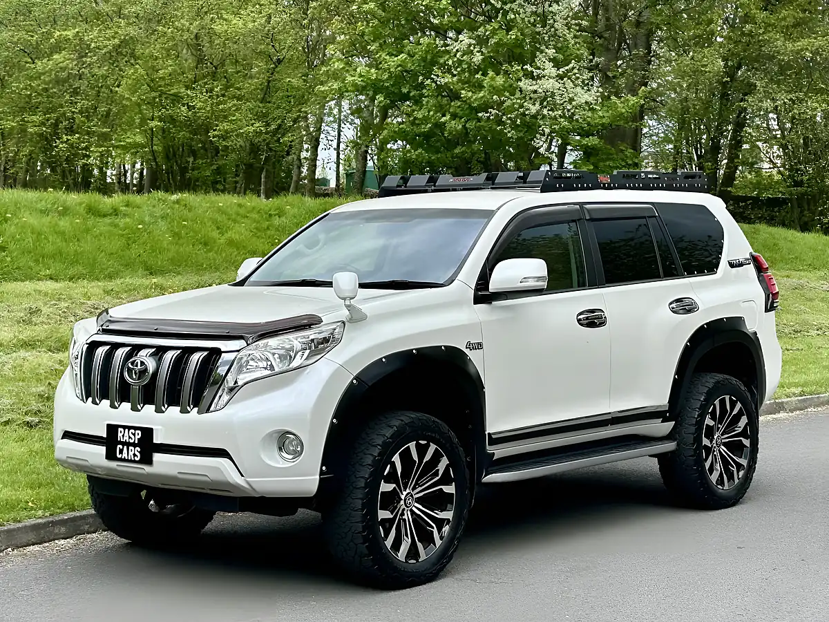 Used 2014 Toyota Land Cruiser Prado Tx White - Interior and Exterior details 14