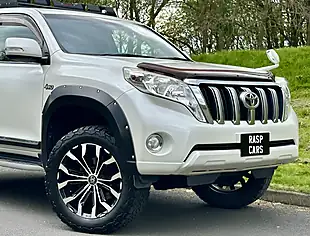 Used 2014 Toyota Land Cruiser Prado Tx White - Interior and Exterior details 4