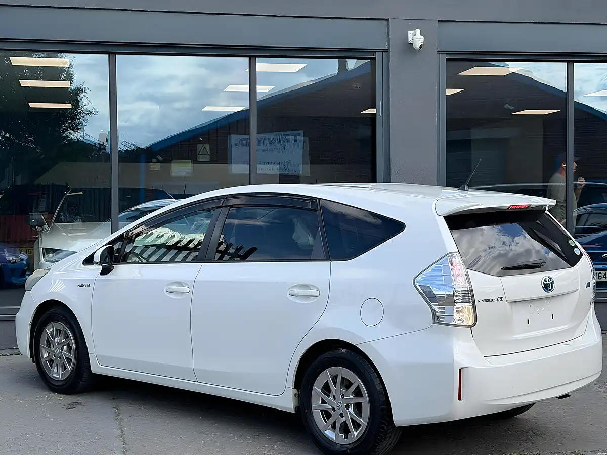 Used 2014 Toyota Prius+ Excel White - Interior and Exterior details 6
