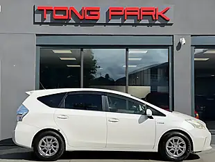 Used 2014 Toyota Prius+ Excel White - Interior and Exterior details 7